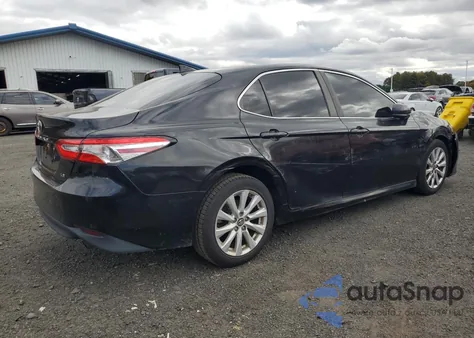 2019 Toyota Camry L z USA, uszkodzony, nr VIN 4T1B11HK2KU234276